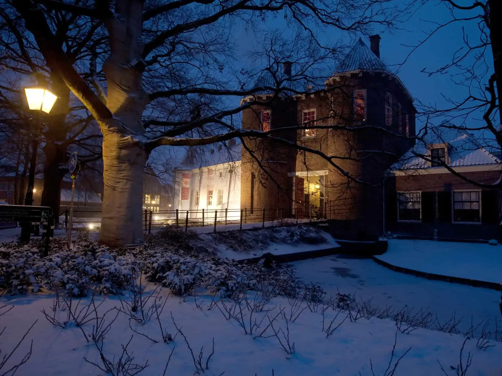 Kasteel Montfoort in de sneeuw